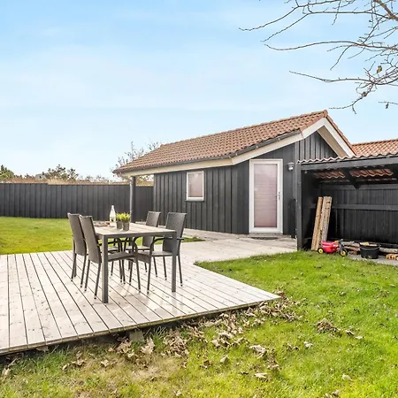 Vakantiehuis Lovely With Sauna, Located 200 Meters From The North Sea In Klitmoller